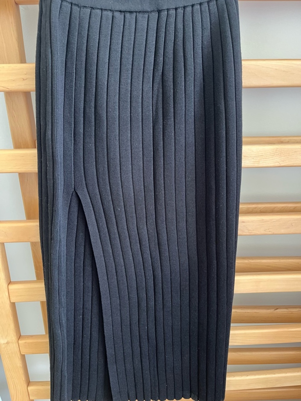 Women’s Black Ribbed Knit Midi Skirt with Side Slit
